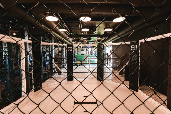 FIZIKA — спорт-клуб, шагающий в твой ритм