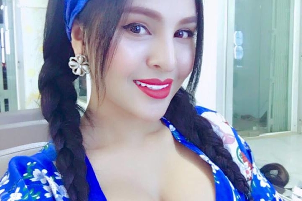 facebook.com/choum.roza