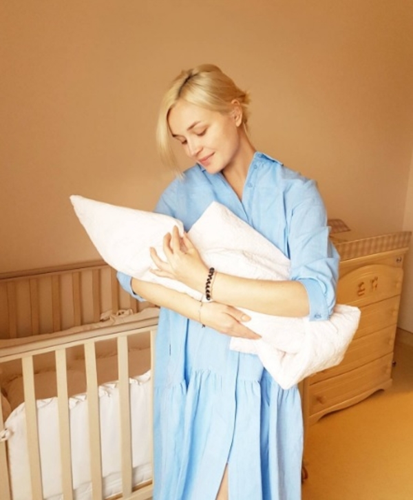 Официально: Полина Гагарина родила дочь