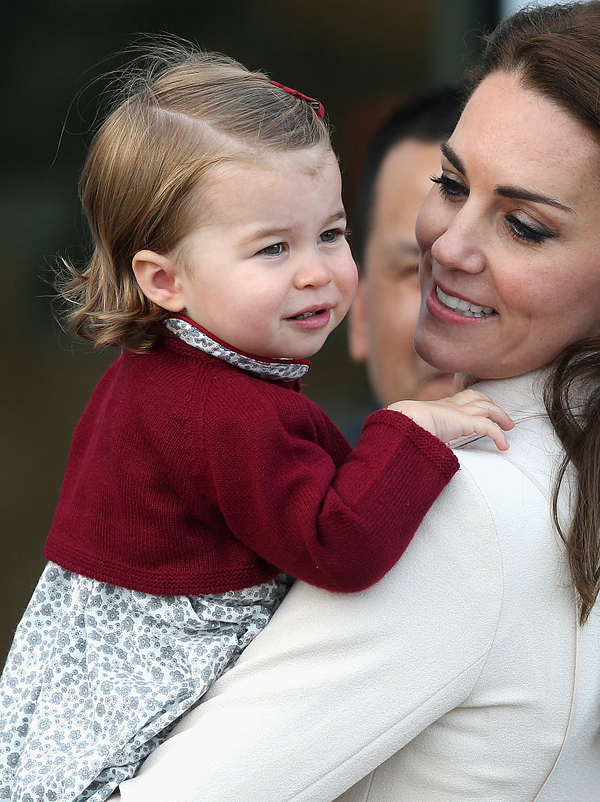 День рождения принцессы Шарлотты: трогательные фото обаятельной малышки