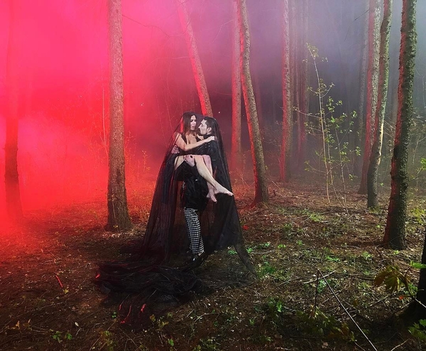 Дима Билан снял мистический клип в лесу