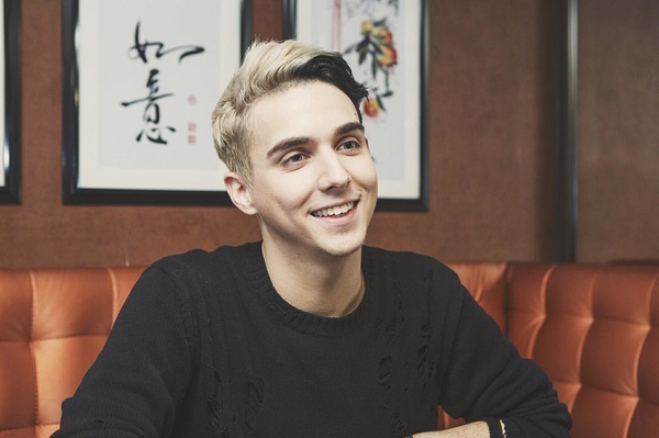 MELOVIN выпустил новый летний трек UNBROKEN