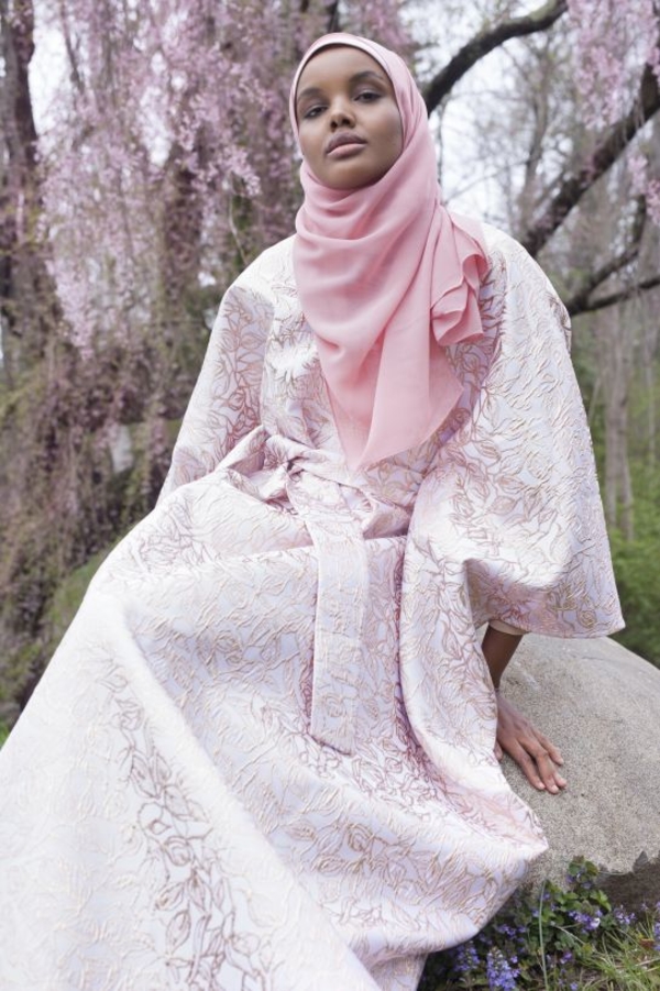 Модель-мусульманка Халима Аден украсила рекламную кампанию