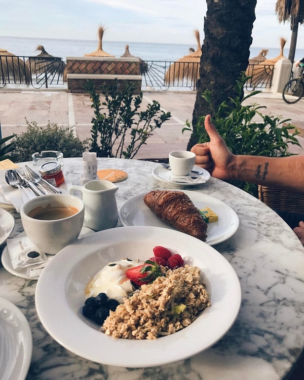 Чем живут украинские звезды в Instagram: Санта Димопулос