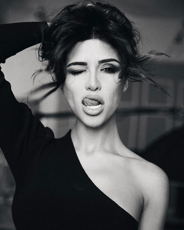 Чем живут украинские звезды в Instagram: Санта Димопулос