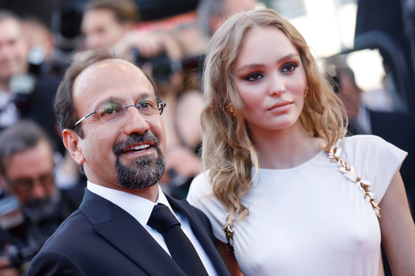 Каннский кинофестиваль 2017: дочь Деппа вышла в свет без бюстгальтера