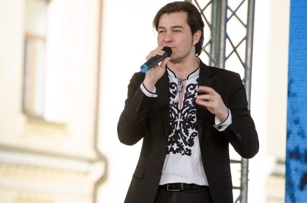 Руслана, Вакарчук і Лук'яненко пригадали найважливіші події з історії незалежної України