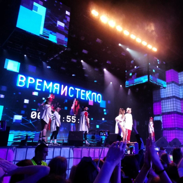 Группа Время и Стекло представила яркое шоу в Киеве