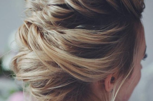 therighthairstyles.com