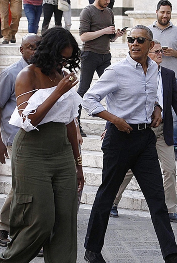 В Сеть попали фото с отдыха Барака и Мишель Обамы в Италии