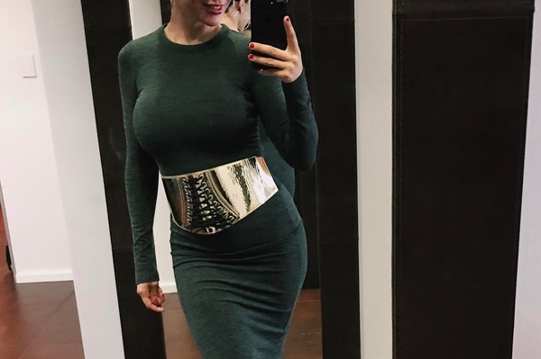 instagram.com/annasedokova