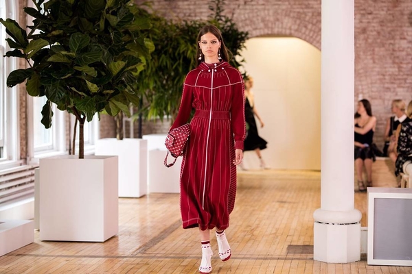 Нью-йоркские мотивы в круизной коллекции Valentino