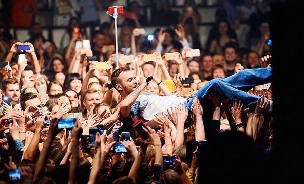 Белорусские фаны носили Макса Барских на руках