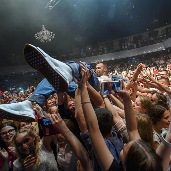 Белорусские фаны носили Макса Барских на руках