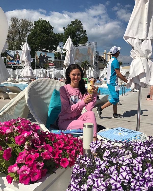 Вика из НЕАНГЕЛОВ заявила о желании стать мамой