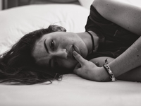 Поза недели: Женщина-кошка