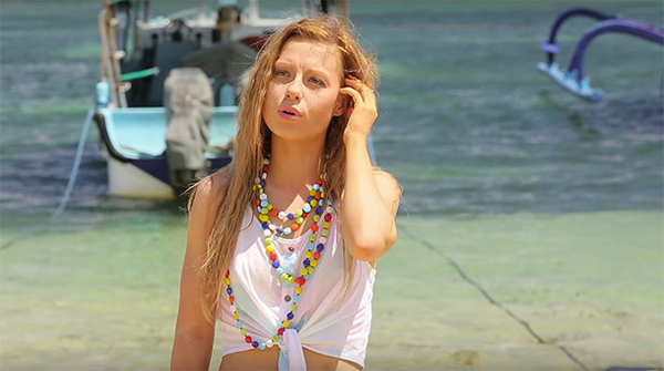 Юлия Савичева презентовала летний клип