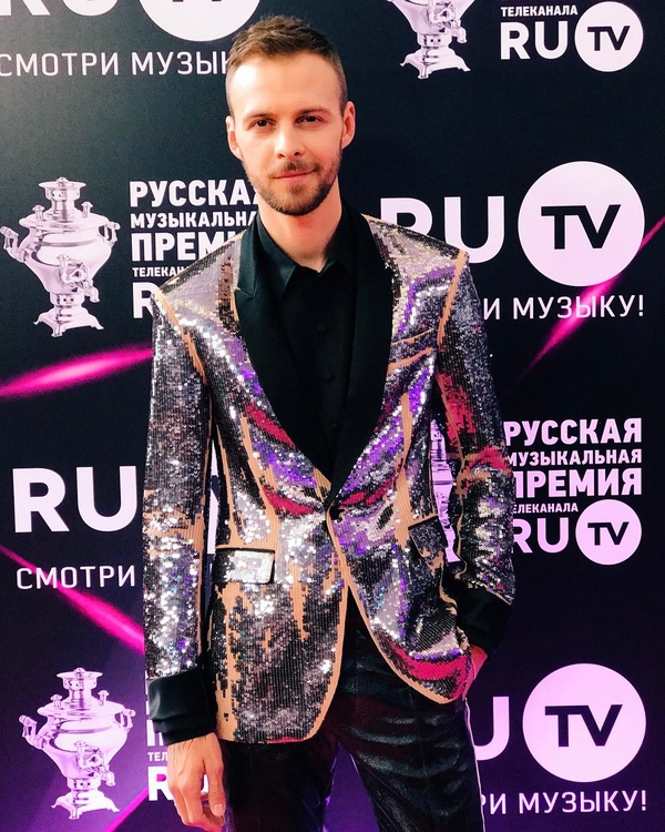 Макс Барских потерял сознание в аэропорту