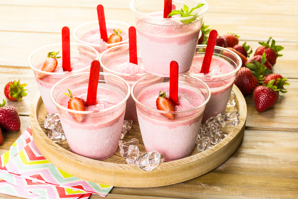 Как приготовить мороженое из клубничного смузи