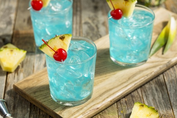 Коктейли с ананасом: ТОП-5 рецептов для летней вечеринки