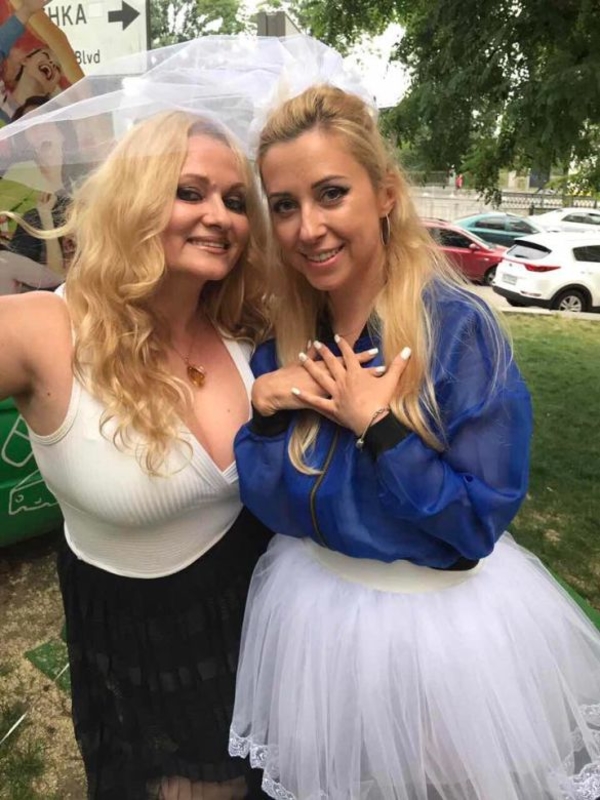 Тоня Матвиенко выложила фото с девичника