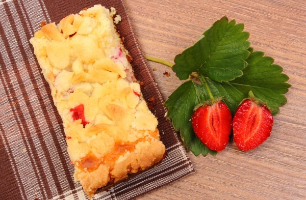 Тертый пирог с ягодами: три вкусные идеи