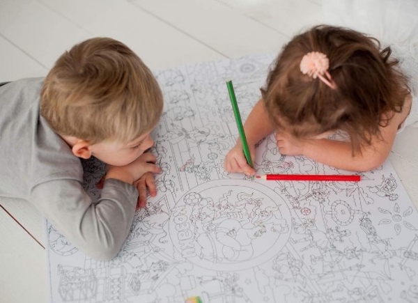 Как развлечь детей в дороге: карманная раскраска от O'Kroshka