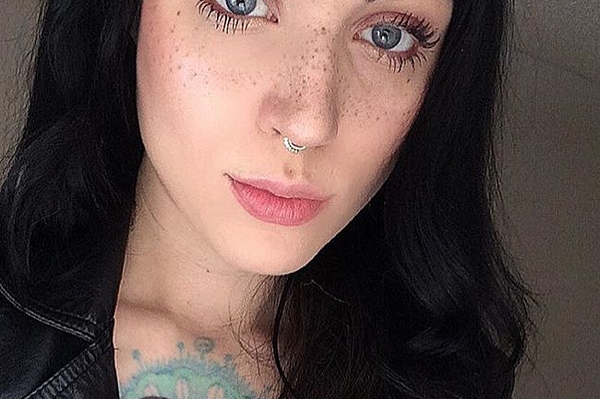 instagram.com/sydneydyercosmetics