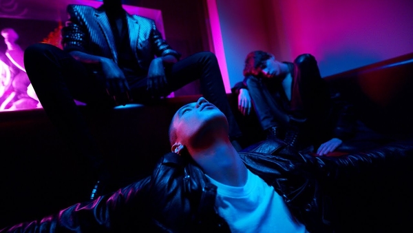 Saint Laurent ломает стереотипы модных показов