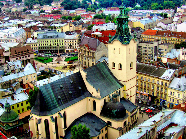 Во Львове джаз звучит даже из посуды и еды