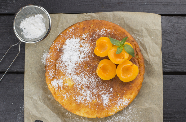 Летние рецепты: как приготовить пирог из абрикос