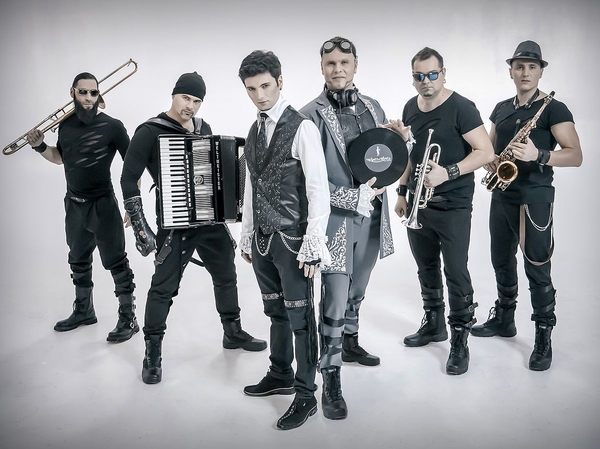 Скандал на Atlas Weekend: румынская группа отказалась выйти на сцену