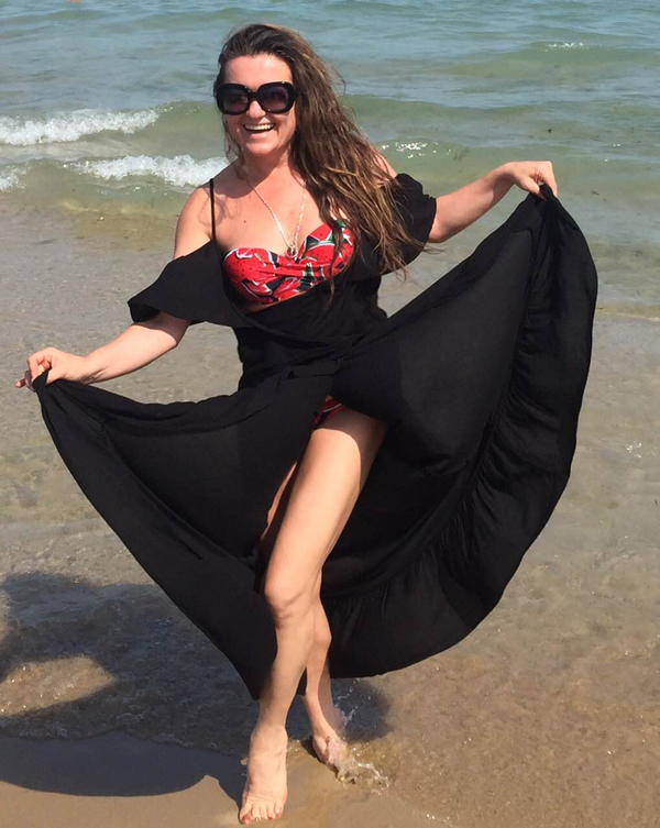 Наталья Могилевская похвасталась ярким купальником