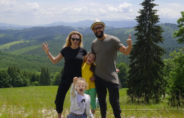 Kishe показал свой отдых на "Карпатском море"