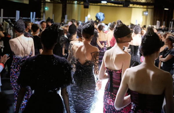 Mystery от Armani: новая коллекция бренда впечатлила гостей показа