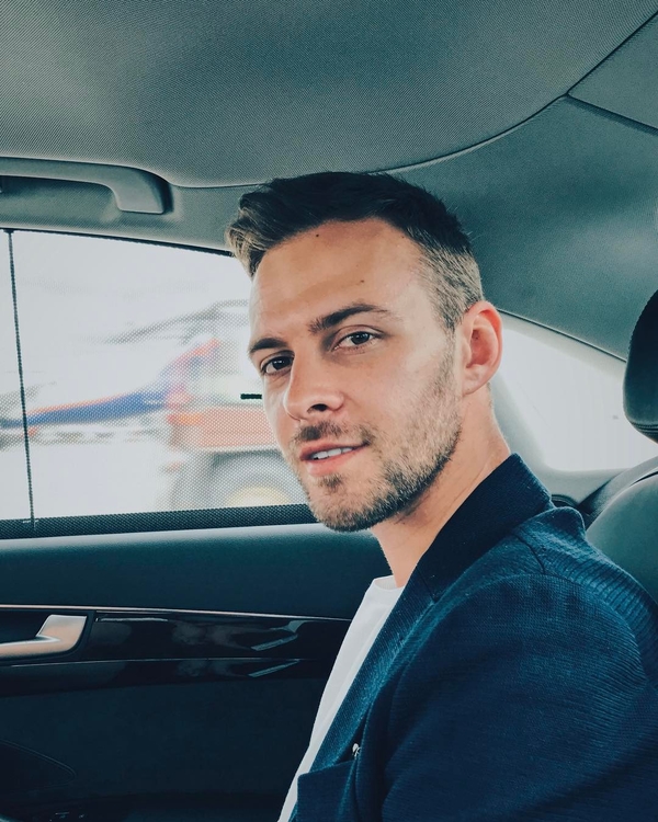 Макс Барских впервые показал родителей