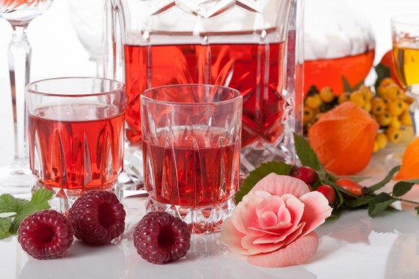 Наливки из летних ягод: ТОП-5 рецептов