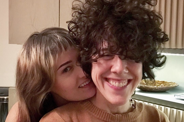 instagram.com/iamlpofficial