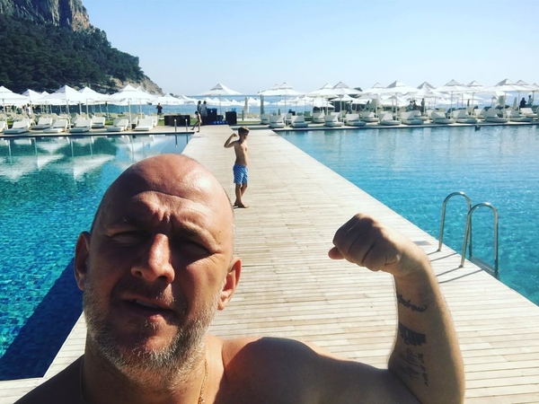 Похудевший Потап показал свой отдых с сыном