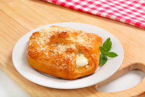 Как приготовить слойки с творогом