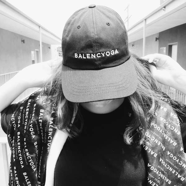 Balencyoga: очередная пародия на известный бренд