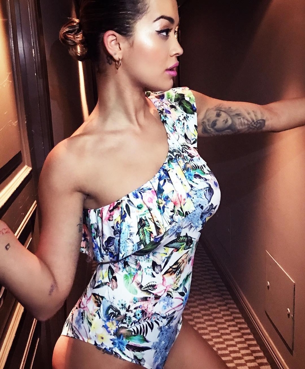 Tezenis презентовал лимитированную пляжную коллекцию