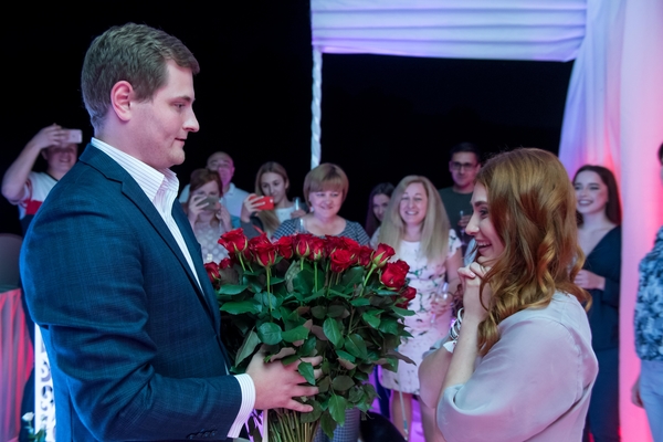 Украинская певица обручилась с графом