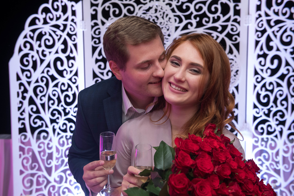 Украинская певица обручилась с графом