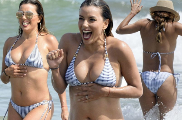 Пляжный образ: Ева Лонгория на отдыхе в Испании