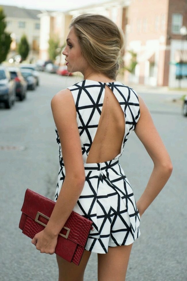 Цельный образ: ТОП-5 стильных комбинезонов лета 2017