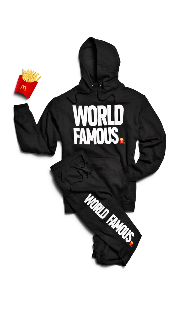 Макдоналдс выпустил линию одежды с бургерами и картошкой фри