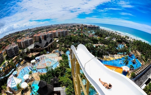 Дух захватывает: семь самых экстремальных аквапарков мира