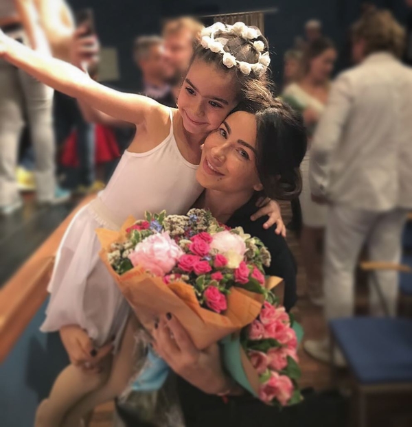 Что почитать ребенку: ТОП-5 лучших книг от Ани Лорак