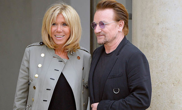 Брижит Макрон в стильном наряде встретилась с фронтменом группы U2